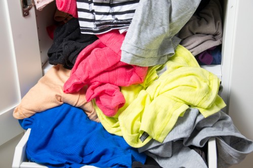 Illustration showing measurement of cubic yards for waste